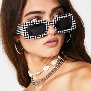 BLACK & WHITE CHECKERBOARD SUNGLASSES